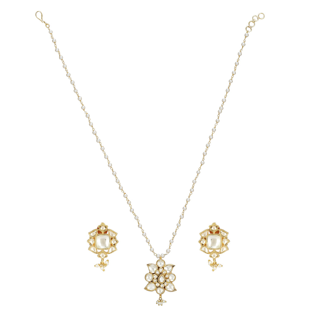 SANKRANTI KUNDAN PENDANT SET