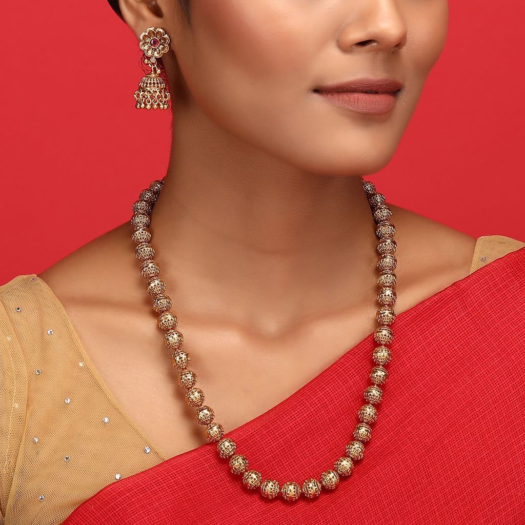 Swarnam - Gold Strings Shriya Saran Necklace Set