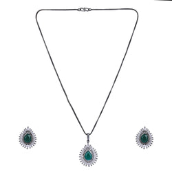 Black Nyra Aarvi Pendant Set