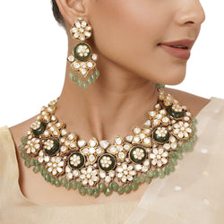 Avyukta Necklace Set