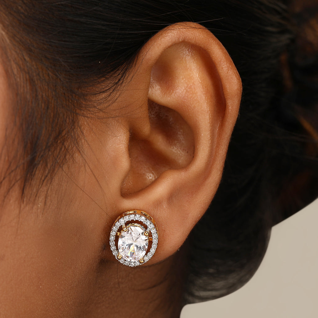 Parthavi Solitaire Earring