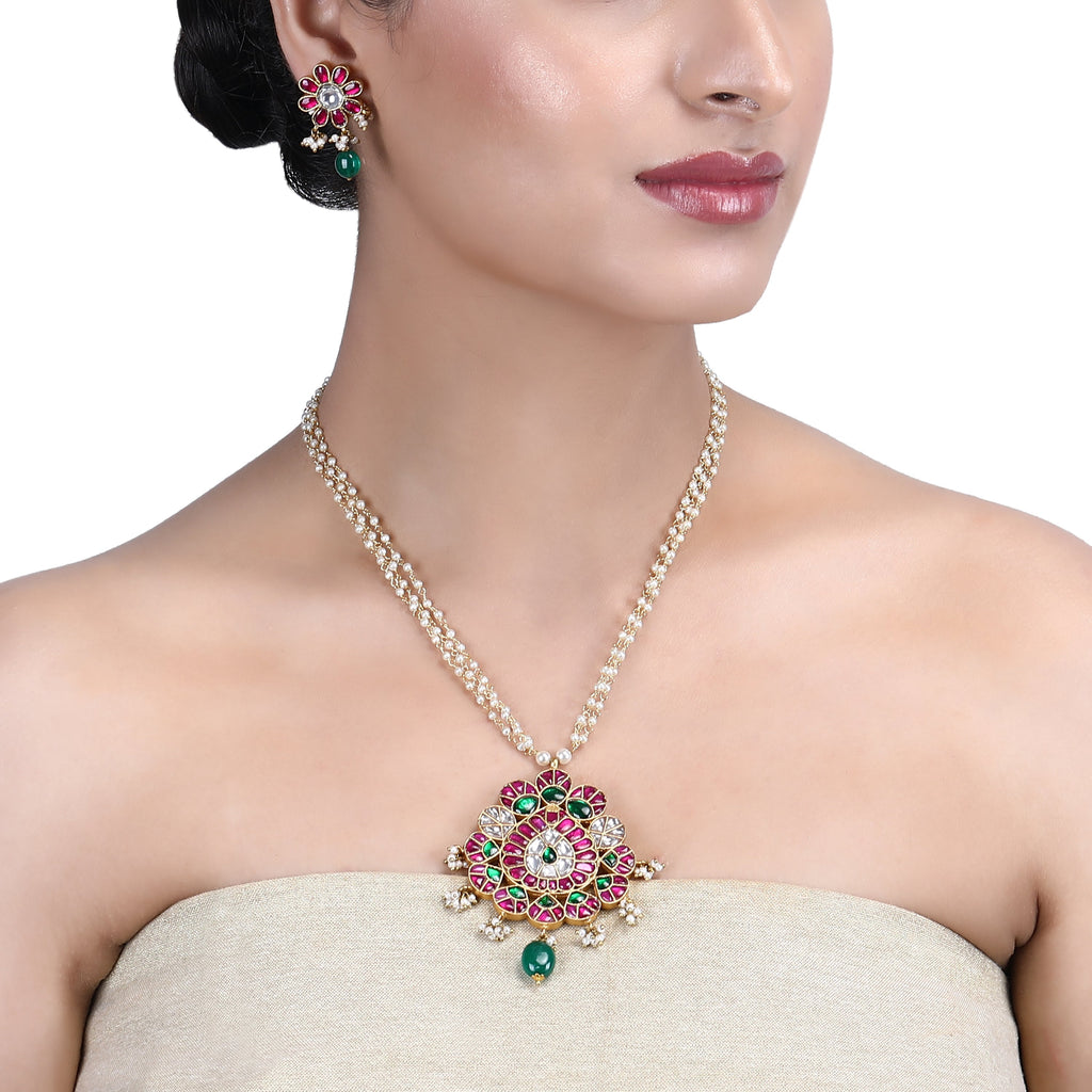 Megha Collection Naval Kundan Necklace Set