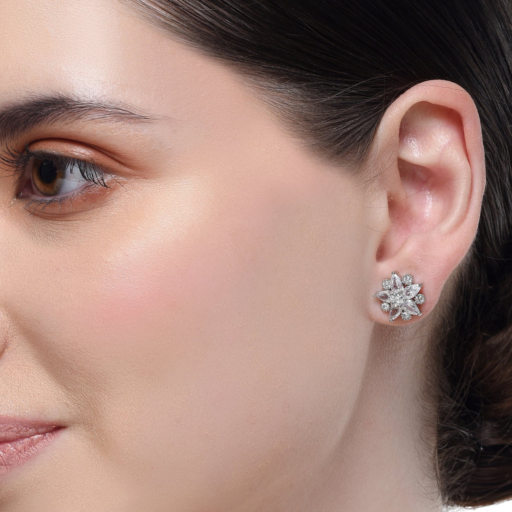 Flower Diamond Stud Earrings with 0.5 Carats