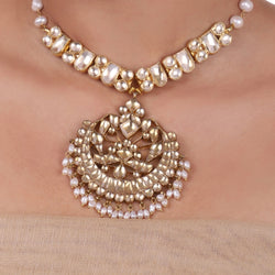 Paachi kundan pendant set